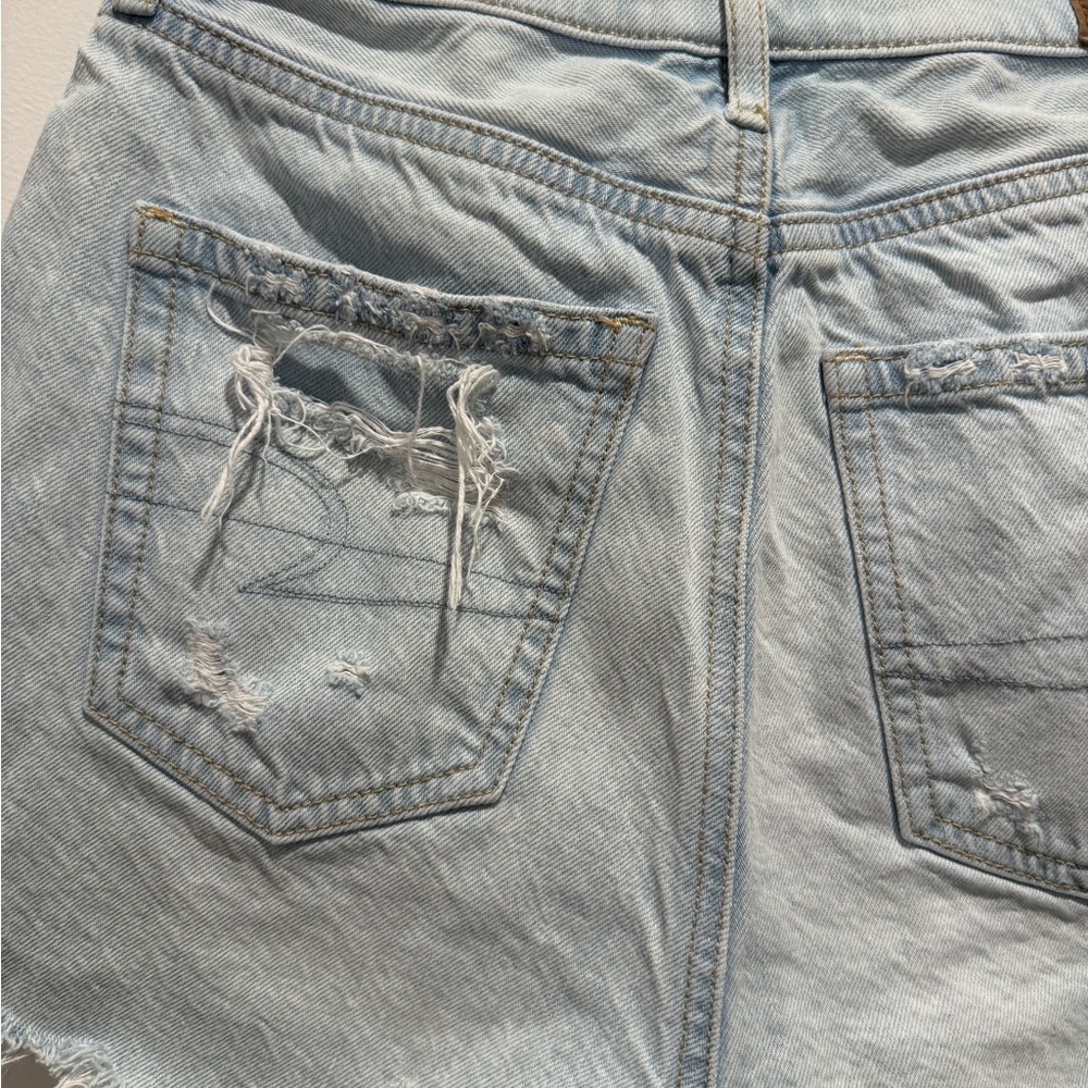 American Eagle High Rise Boyfriend Distressed Shorts - Picture 5 of 7